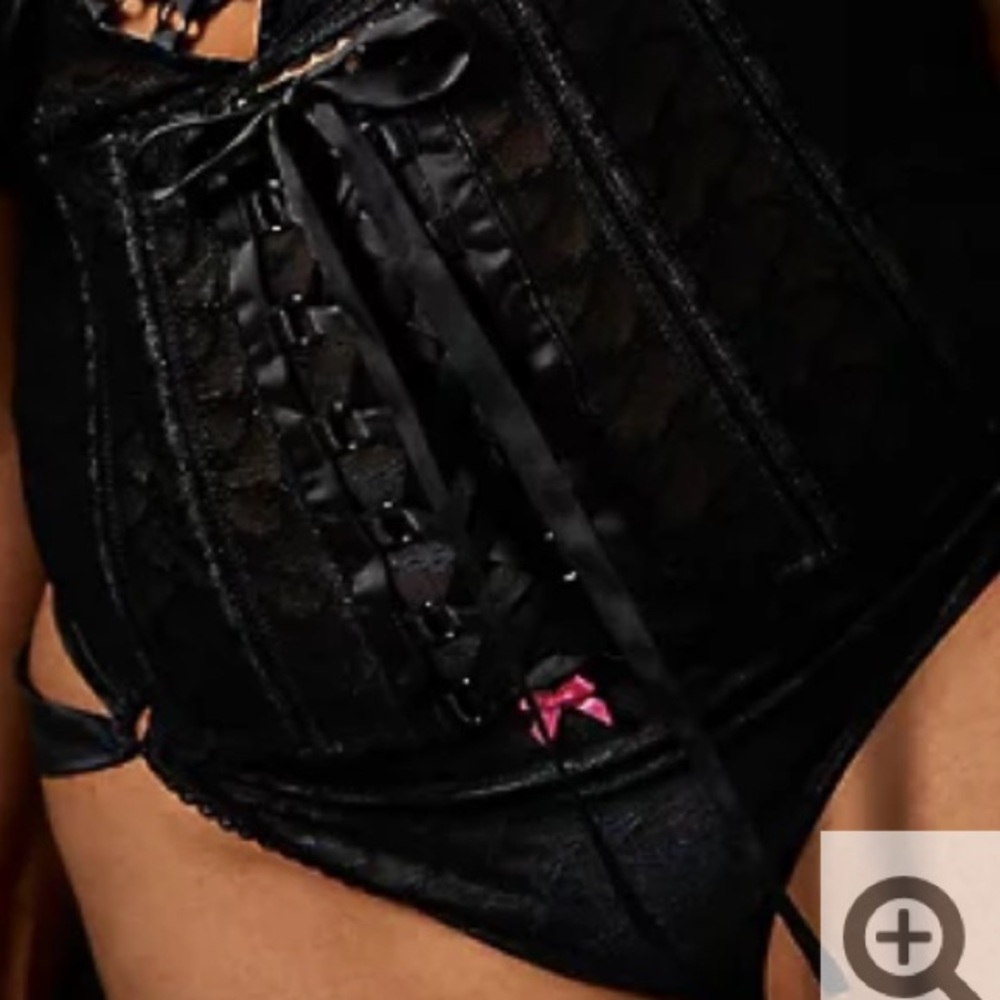 Betsy Johnson Waist Cincher